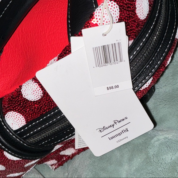 BNWT Loungefly Red and White Sequin Minnie Mouse Mini Backpack RARE! - Picture 4 of 6